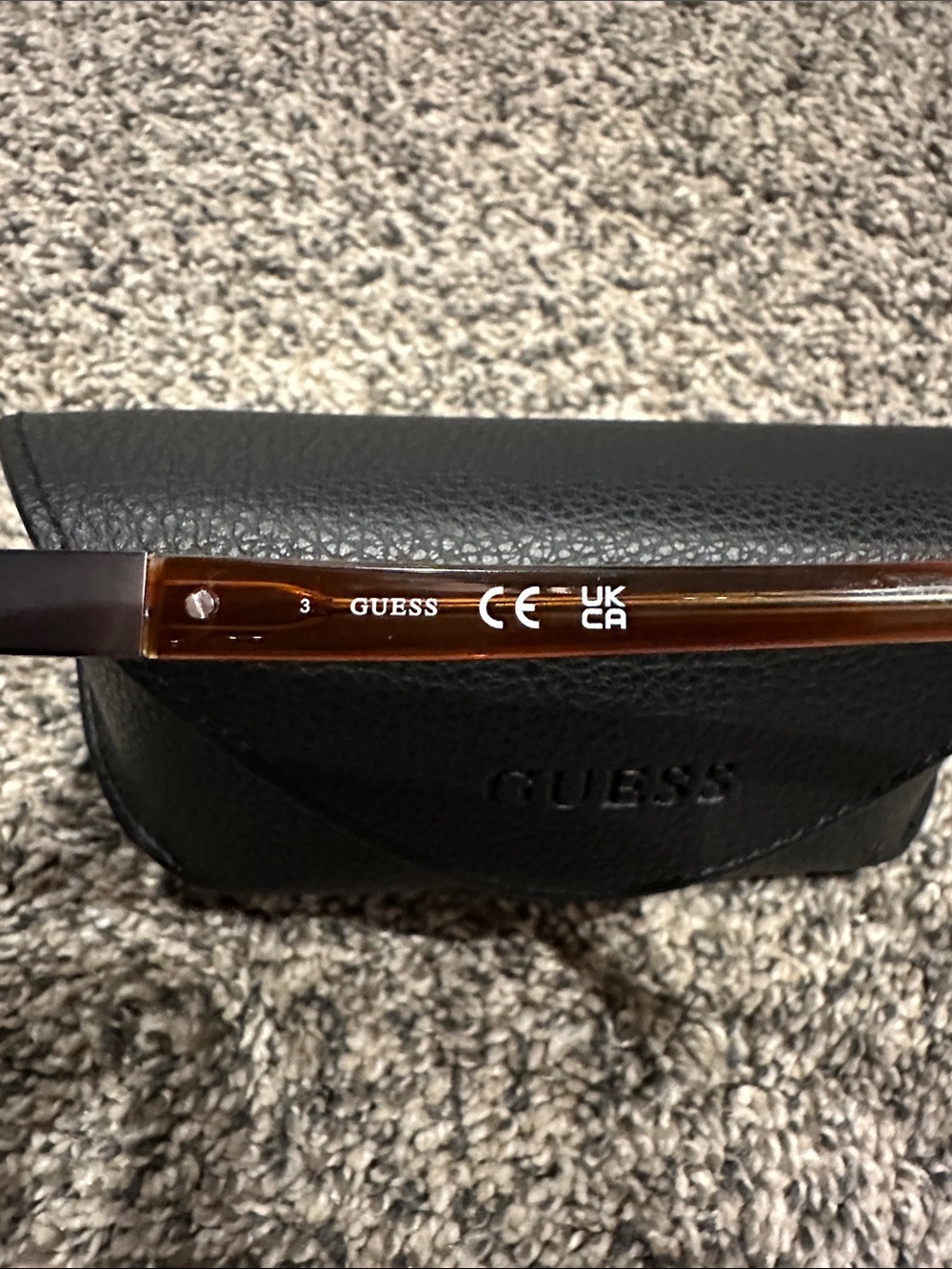 😎NWOT Guess Tortoiseshell Sunglasses with Black Lenses - Picture 2 of 7